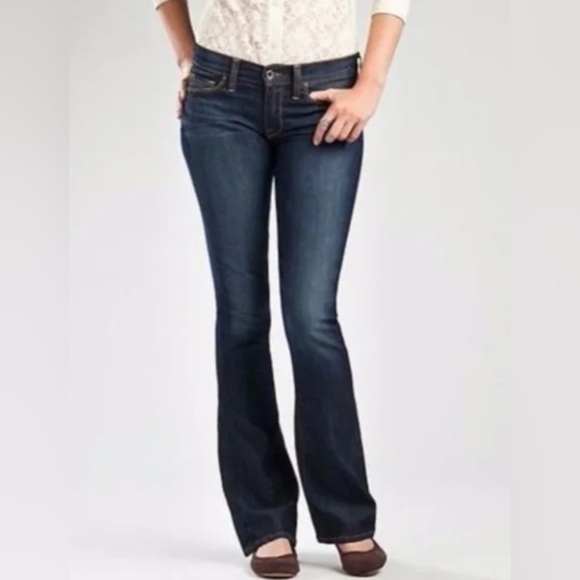 LUCKY BRAND Size 6/28 Distressed Denim Sofia Boot Cut Jeans NEW - Picture 1 of 11